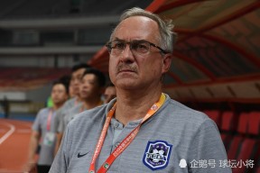 爱游戏体育-关于中超倒计时；埃因霍温转会期防线松动；细节引发关注；质疑声仍在；轮换策略成焦点的信息